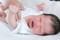 6 วิธีรับมือลูกทารกร้องไห้ไม่หยุด ลูกอารมณ์ดีง่ายๆ ด้วยมือมื ...