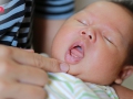 เชื้อราในปากทารก สังเกตให้ดีว่าแค่ลิ้นเป็นฝ้าขาวหรือมีเชื้อรา พร้อมวิธีดูแลอย่างถูกต้อง
