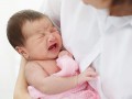 วิธีสังเกตลูกทารกกินนมแม่อิ่มพอไหม อาการเด็กกินนมไม่อิ่มเป็นอย่างไร