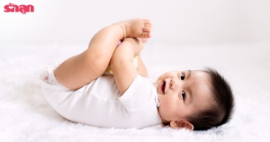 พัฒนาการทารกวัย 5 เดือน พัฒนาการเด็ก 5 เดือน ลูกโตแค่ไหนและควรส่งเสริมอย่างไร