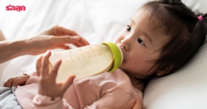 ลูกติดขวดนม หลับคาขวดนมเสี่ยงฟันผุ พ่อแม่ต้องช่วยฝึกให้ลูกดื่มนมจากแก้ว