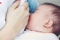 ตารางการให้น้ำนมแม่สำหรับลูกแรกเกิด - 1 ปี ทารกกินนมวันละกี่ ...