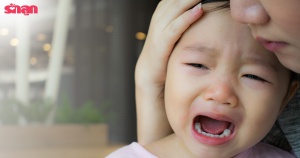12 สาเหตุที่ทำให้ลูกทารกงอแง ร้องไห้บ่อย