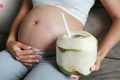 คนท้องเช็กชัวร์! ดื่มน้ำมะพร้าวตอนท้องจะช่วยให้ลูกคลอดผิวสวย ...