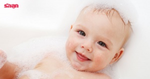 วิธีเลือกสบู่เหลวอาบน้ำทารก พร้อมวิธีอาบน้ำให้ลูกทารกผ่อนคลาย