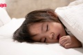 เมื่อลูกนอนละเมอ ต้องทำอย่างไร