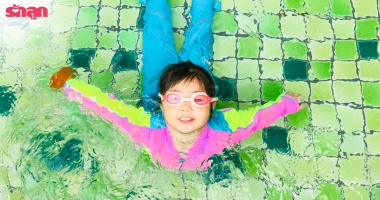 ชุดว่ายน้ำเด็ก เลือกสีให้ถูก ช่วยลูกปลอดภัยจากการจมน้ำ