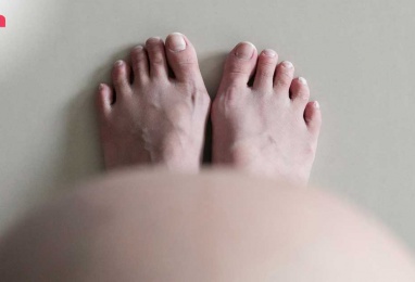 อาการคนท้องเท้าบวม เท้าบวมตอนกี่เดือน พร้อม 10 วิธีแก้อาการค ...