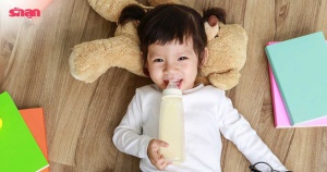 วิธีลดนมเก่า เพิ่มนมใหม่ สำหรับเด็กที่ต้องดื่มนมเสริม