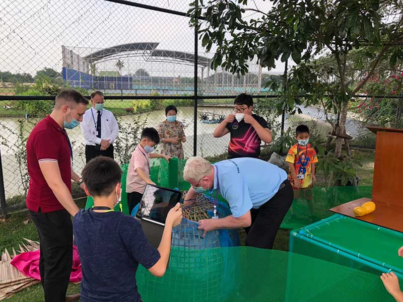 Phenomenon Based Learning, เรียนรู้ผ่านการลงมือ, โครงงานเรียนรู้ของลูก, Thai International School, แนะนำโรงเรียนนานาชาติ, โรงเรียนนานาชาติไทยอินเตอร์เนชั่นนอล, หลักสูตรฟินแลนด์, การเรียนหลักสูตรฟินแลนด์, Critical Thinking, Collaboration, Creativity, นานาชาติหลักสูตรฟินแลนด์, โรงเรียนนานาชาติ ปทุมธานี