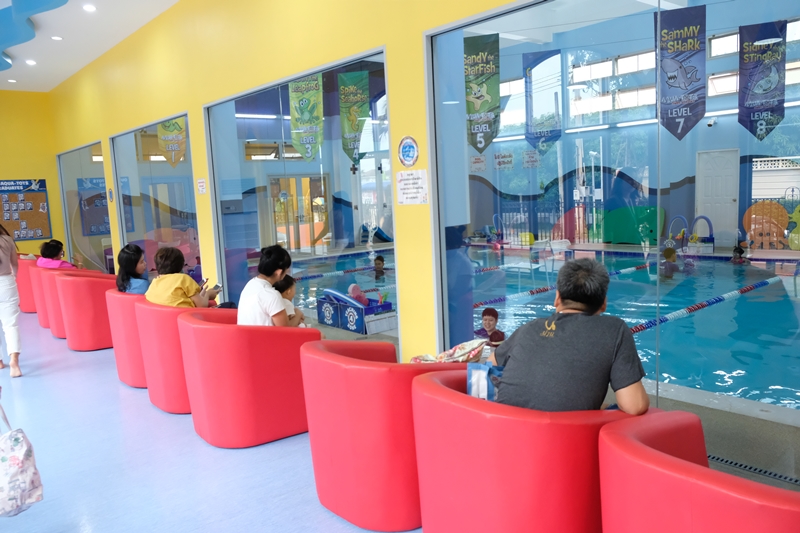 หาโรงเรียนว่ายน้ำ-โรงเรียนสอนว่ายน้ำ-Aqua-Tots Swim Schools-สอนเด็กว่ายน้ำ-สอนให้ว่ายน้ำเป็น-ว่ายน้ำ