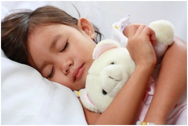 การนอนของเด็ก, การนอนของลูก, เด็กนอน, ลูกนอน, เด็กนอนกี่ชั่วโมง, การนอนส่งผลต่อสมอง, สมองทำงานตอนหลับ, ลูกนอนหลับ, พาลูกเข้านอน, ลูกไม่ยอมนอน, ลูกนอนน้อย, การนอนและสมอง, วิธีพาลูกเข้านอน, ฮอร์โมนที่หลั่งตอนหลับ, ยิ่งนอนยิ่งโต, ลูกนอนเยอะ, S-26, แอลฟา-แล็คตัลบูมิน, ทริปโตเฟน