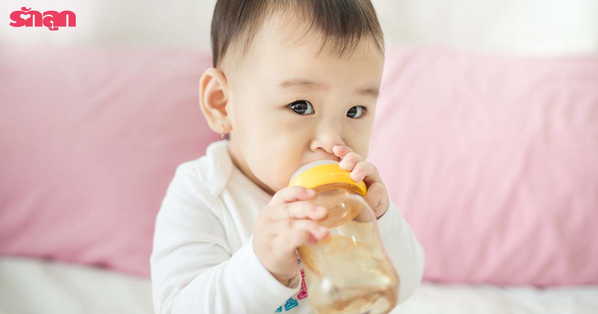 ให้เด็กดื่มน้ำมากขึ้น ช่วยกระตุ้นการทำงานของสมองได้เป็นอย่างดี-กระตุ้นพัฒนาการสมองเด็ก-เด็กควรดื่มน้ำวันละเท่าไหร่-น้ำดื่มสำหรับเด็ก-การพัฒนาสมองเด็ก