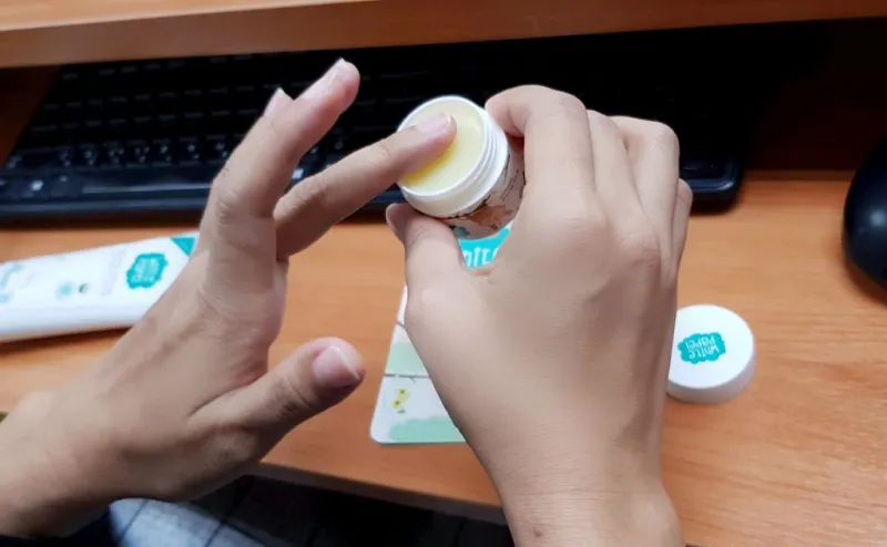 ลูกใครซนบ่อย ฟกช้ำบ่อย ใช้เลย Organic Bruise Balm บาล์มบำรุงผิวฟกช้ำเหมาะสำหรับเด็ก (ผู้ใหญ่ก็ใช้ดีนะคะ) ลูกใครซนบ่อย ฟกช้ำบ่อย ใช้เลย Organic Bruise Balm บาล์มบำรุงผิวฟกช้ำเหมาะสำหรับเด็ก (ผู้ใหญ่ก็ใช้ดีนะคะ)